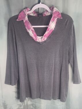 ❤️❤️❤️ Faded Glory Gray Long Sleeve Top with Pink Plaid Collar